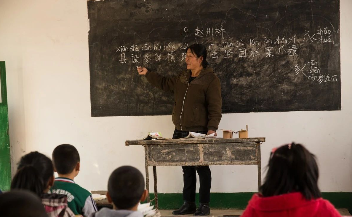 多名高考状元“家庭背景”曝光，家庭状况很相似，网友感叹太现实