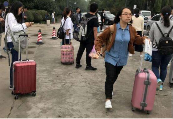 大学生放假在家有多难？网友的遭遇让人心疼，同个世界，同个妈妈