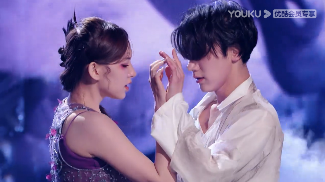 用街舞演绎《大话西游》和《倩女幽魂》，王霏霏程潇谁赢麻了？