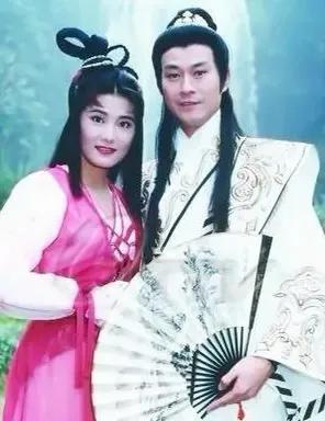 玉树临风了一辈子，可惜女儿们没有继承他的好基因