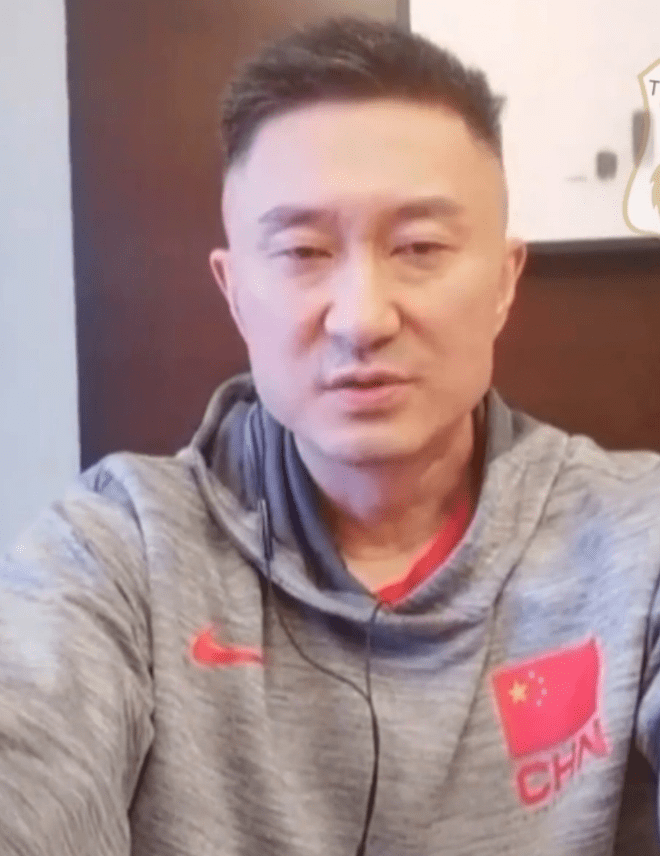 中国男篮世界杯球馆（意外！男篮首胜毁于球馆事故，网曝赵继伟鼻骨骨折，杜锋雪上加霜）