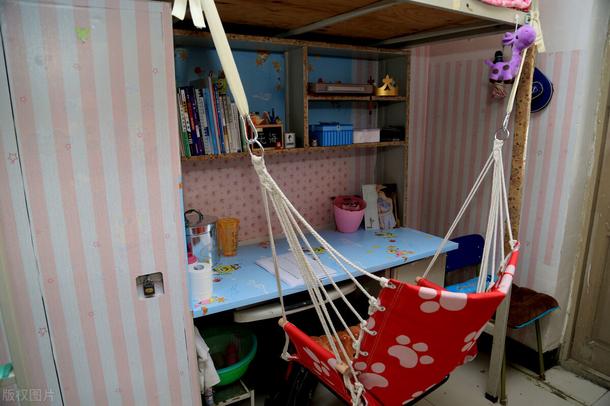 为什么大学宿舍晚上要断电断网？学姐：其中深藏了学校的良苦用心