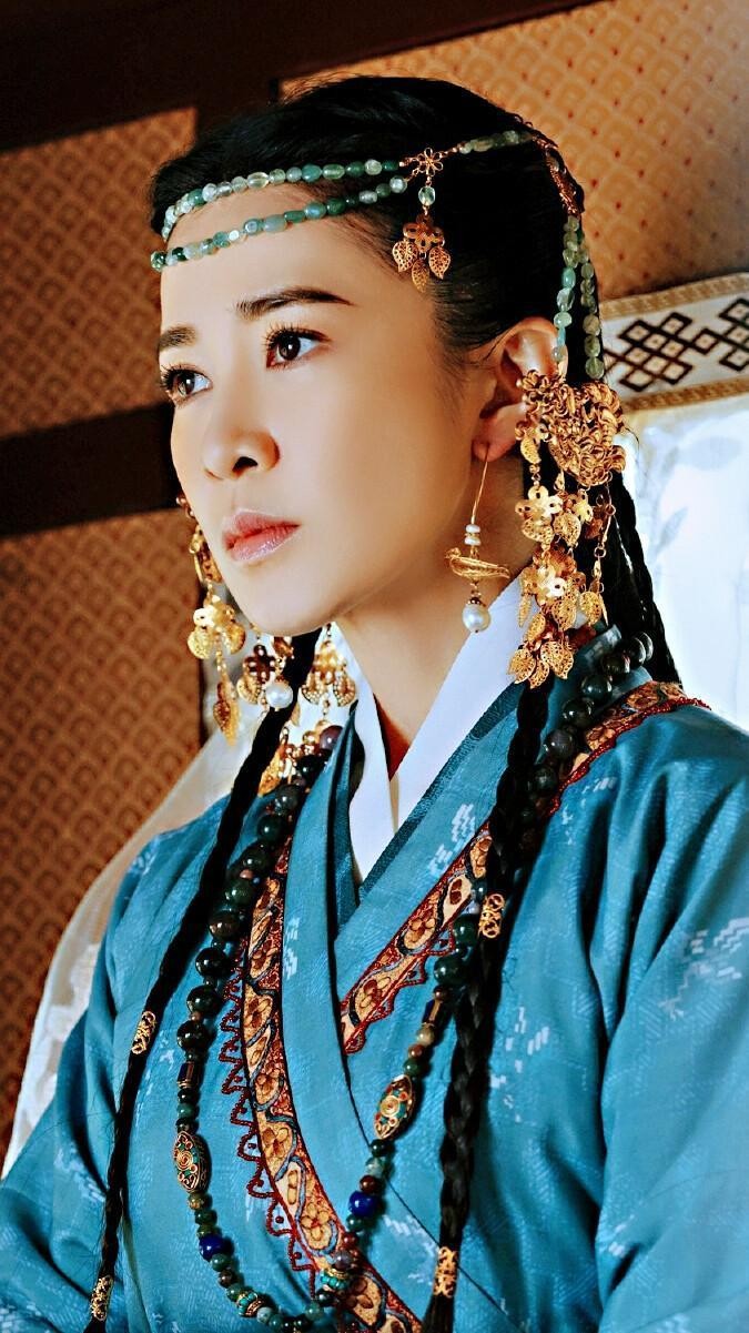 貌美如花却至今未婚，这12位大龄女星，各有各的苦衷
