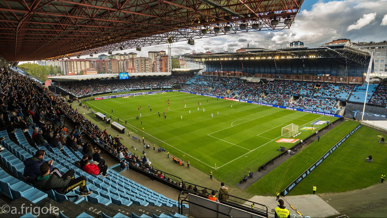 巴莱多斯球场目前主要用于足球比赛,巴莱多斯球场是西班牙足球甲级