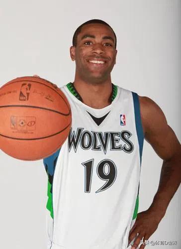 09年nba选秀（库里是09届选秀第7顺位！他前面是哪六位大神，取得了怎样的成就）