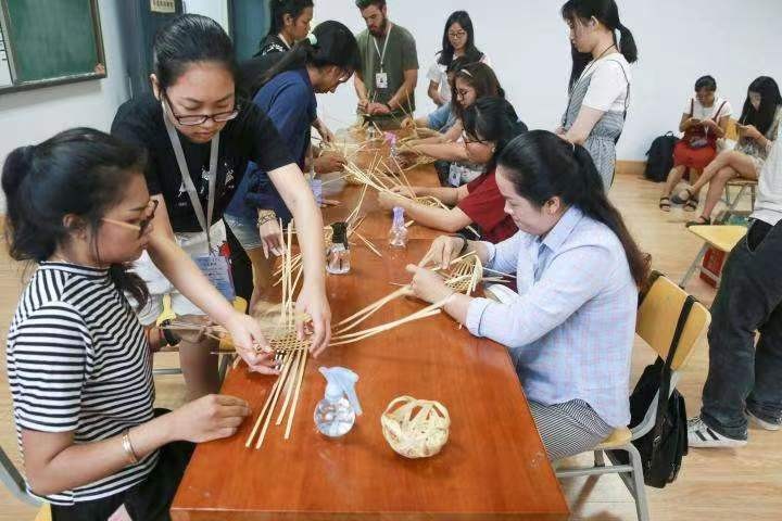 许昌学院因疫情隔离冲上热搜，感动的背后是学校领导和老师的托底