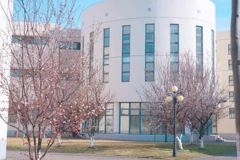 风“华”正茂，“理”想正好！这场双向奔赴，华东理工大学等你！