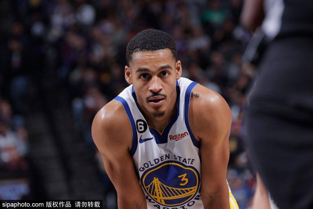 库里追梦格林雕像图片（当大家纷纷开始效仿库里时 他却不像自己了）