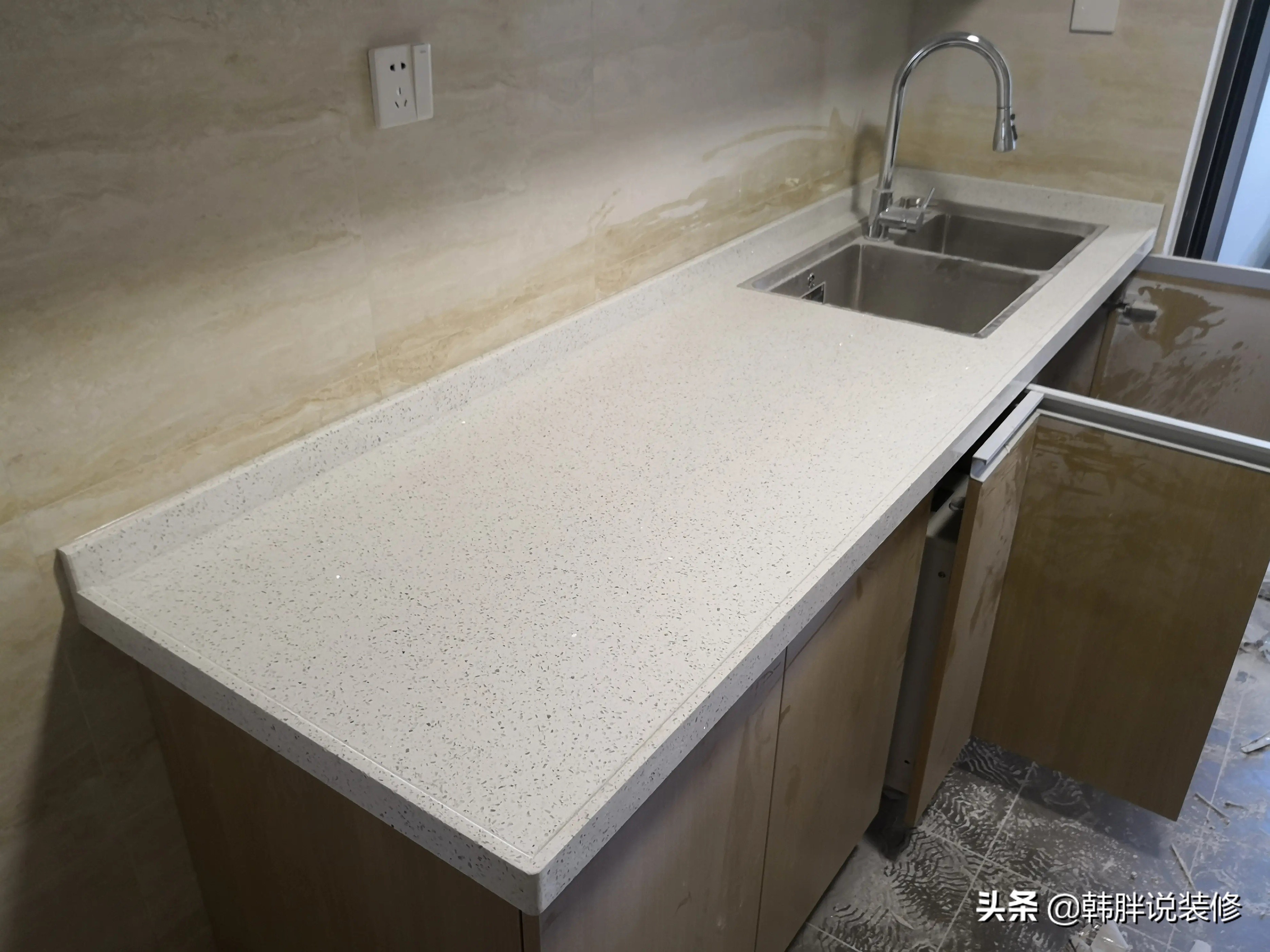 没钱装修直接住毛坯房，“赤贫风”意外走红，网友：比装修还好看