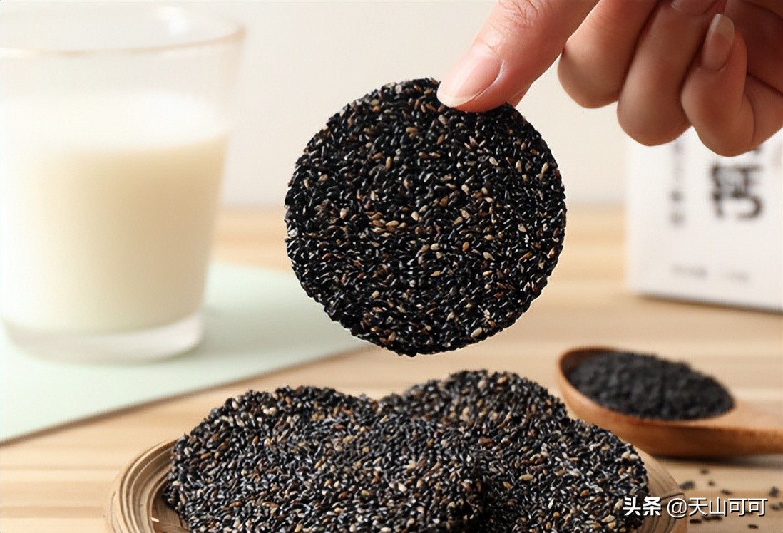 苏打饼干吃了会胖吗（减肥期间3款零食碰不得个热量爆表）