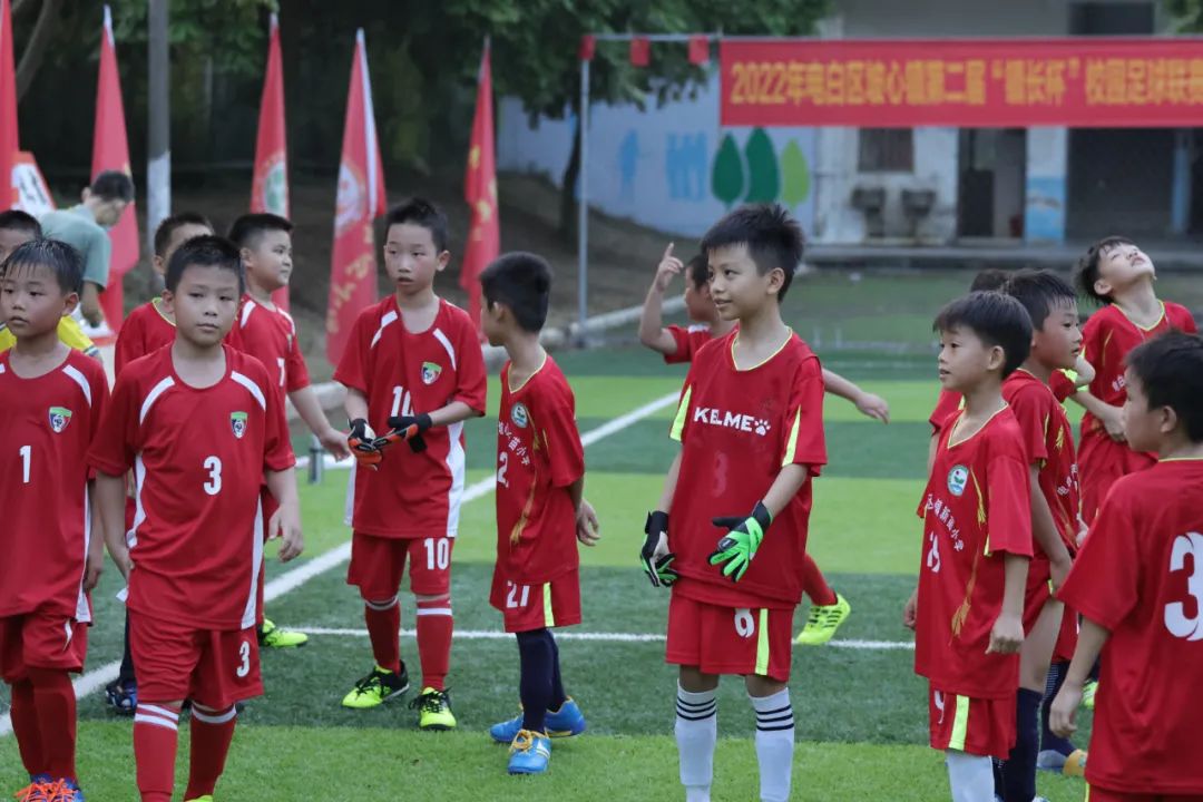 足球产业链(少年中国 | 从足球特色到足球产业链，粤西小乡镇也有大梦想)