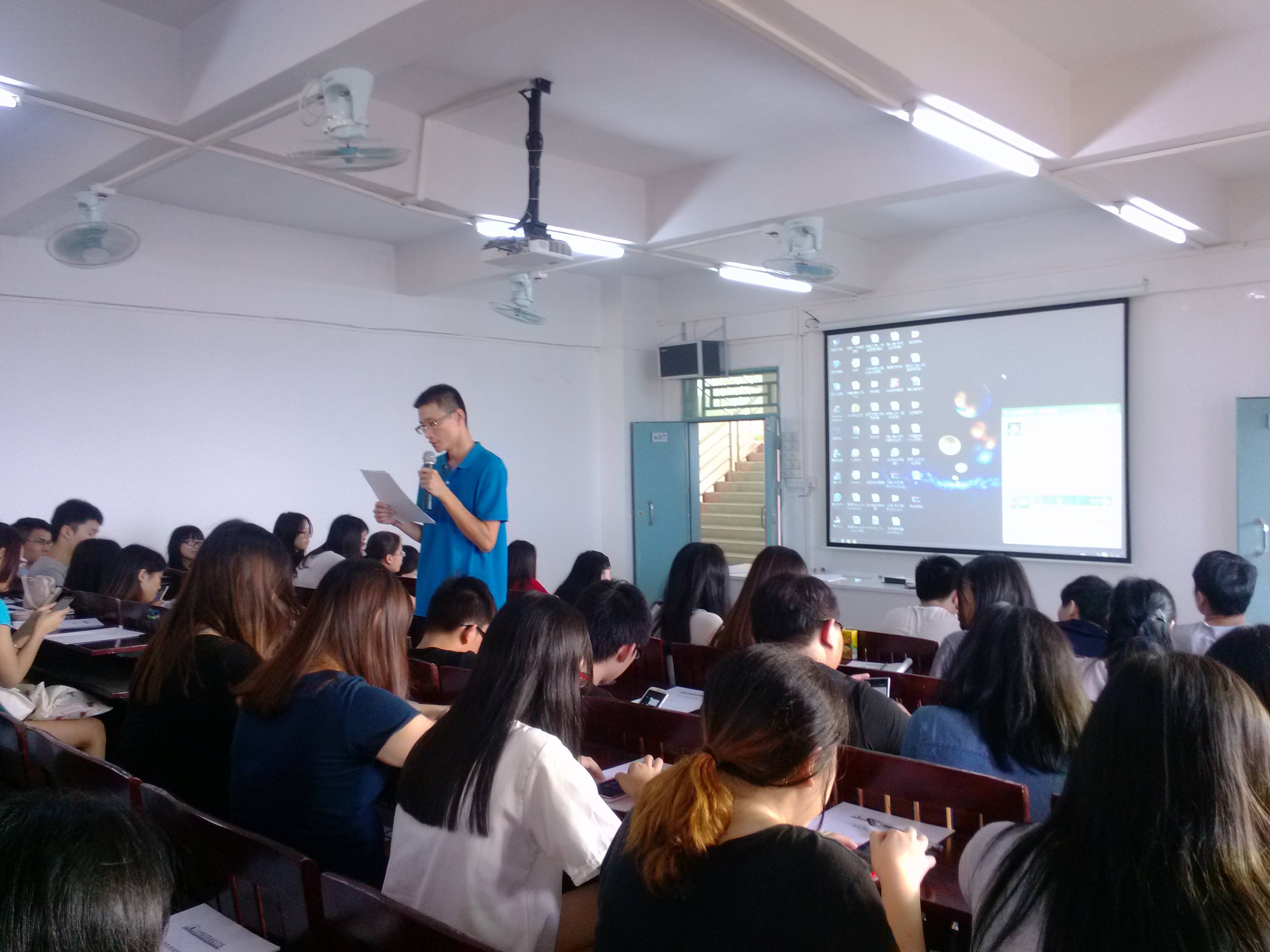 名校光环也难抵就业困境，985毕业生吐露心声：有些专业是真坑人