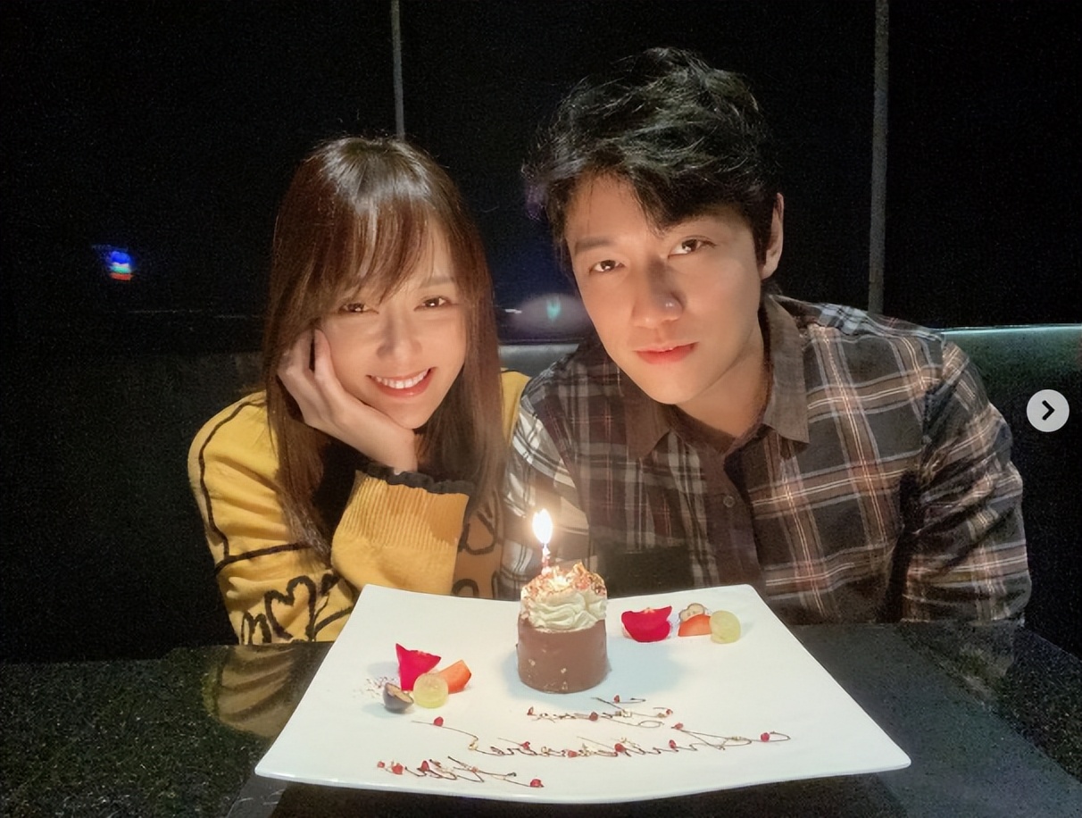 Alan下厨为老婆做美食，陈乔恩晒照高调秀恩爱，婚后被宠成公主