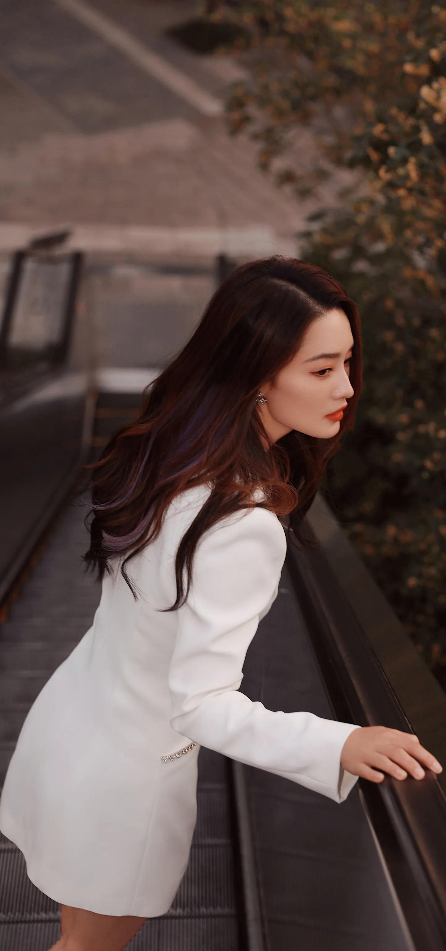 【李沁壁纸】知足且坚定,温柔且上进