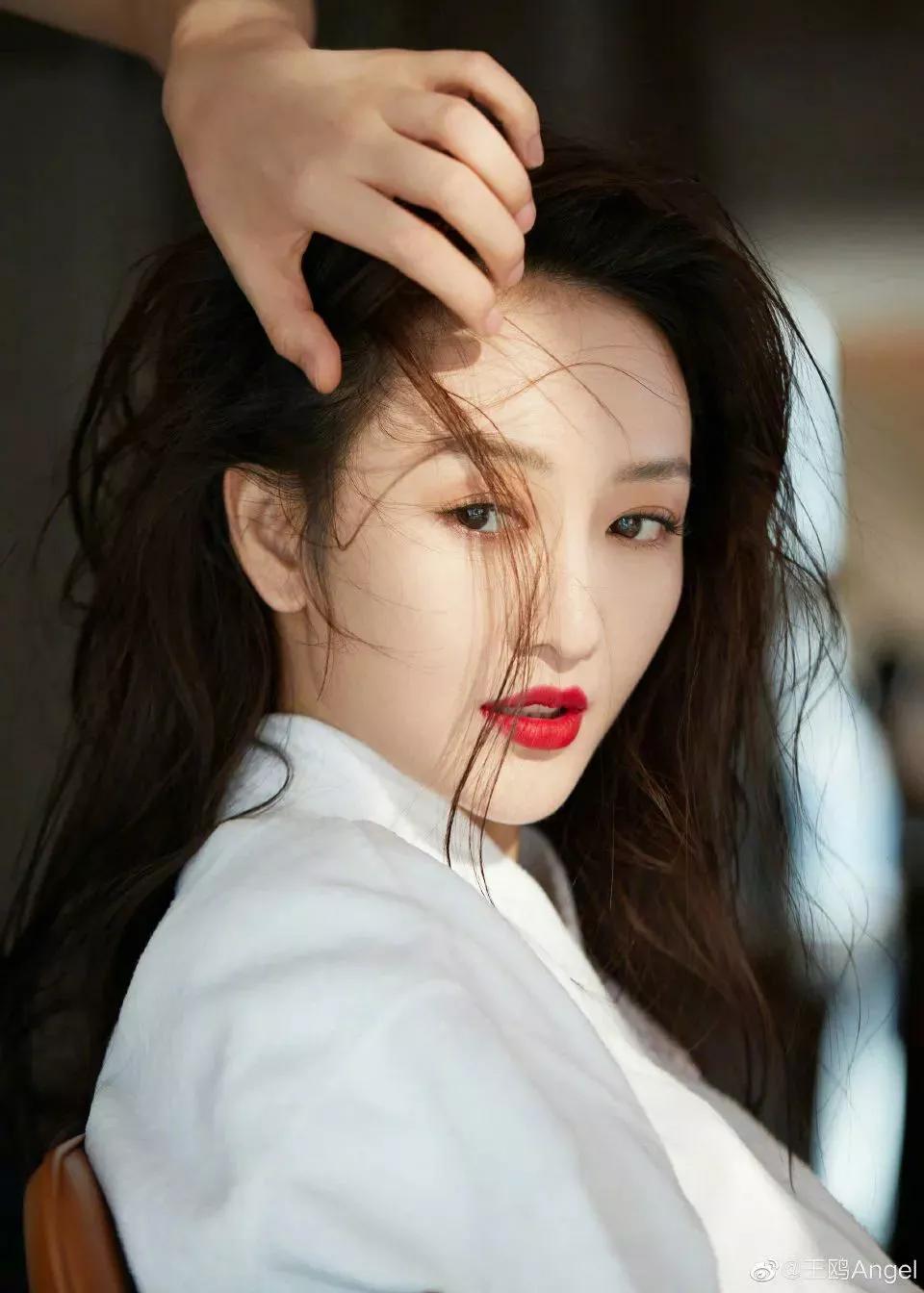 请欣赏40位明星独特灵秀的侧颜之美