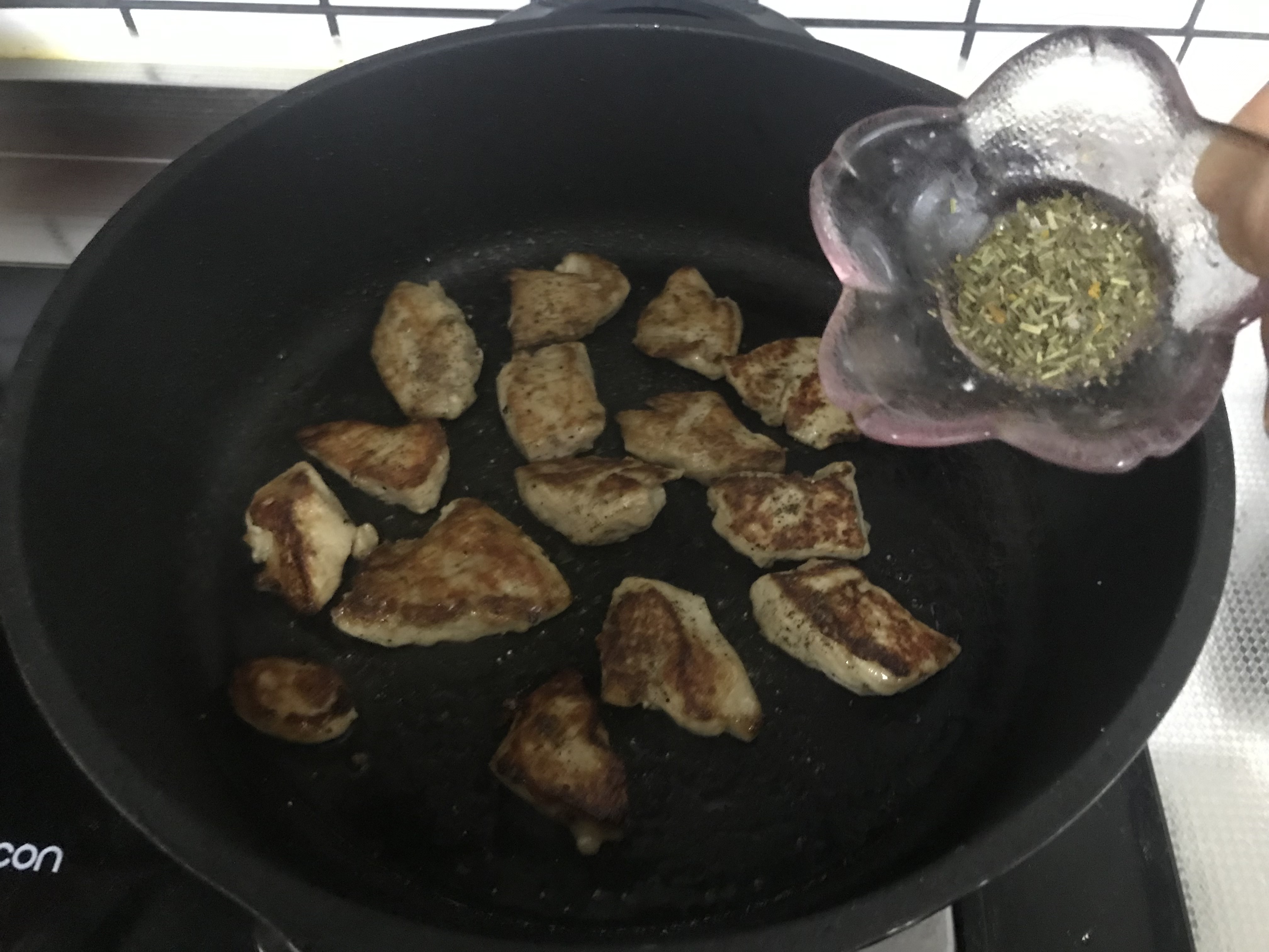 图片[11]-【香煎鸡胸肉】做法步骤图 多吃不发胖 强体长高个-起舞食谱网
