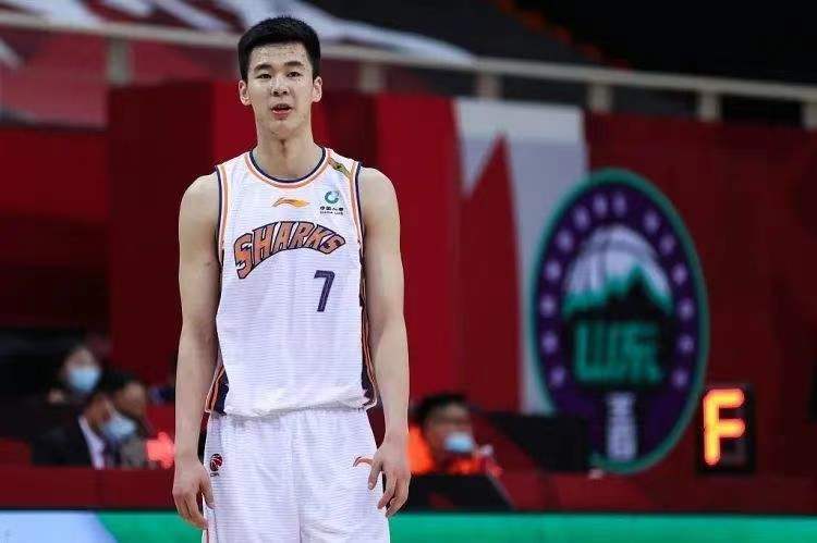 中国男篮四人参加NBA选秀，结果全军覆没，只有在夏联证明自己了