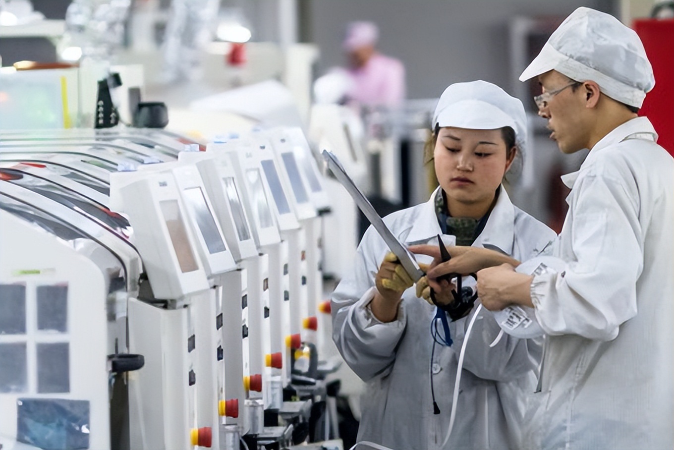 从中国搬迁到越南，直接带走整条生产线，苹果此举有何深意？