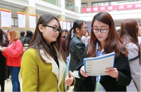 华为新签约3所高校，考进去的学生有福了，毕业后就业情况较理想