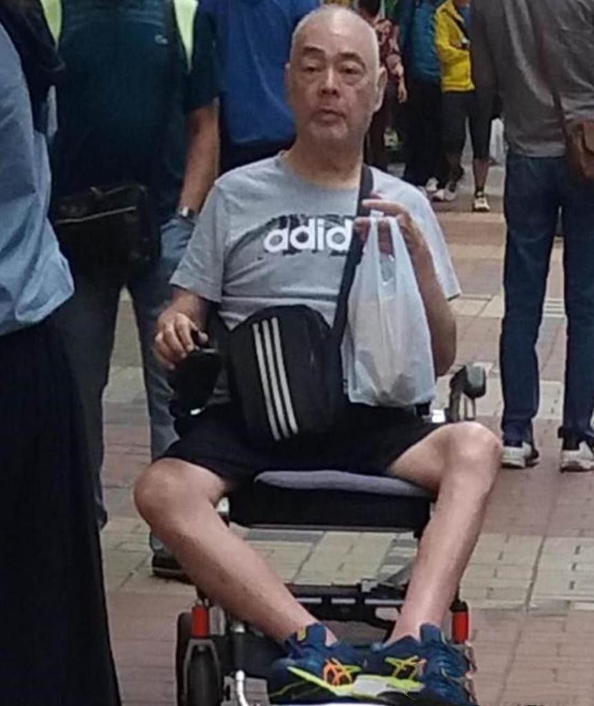 身后事靠朋友，靠救济金度日，这9位港星晚年生活，比你想的凄惨