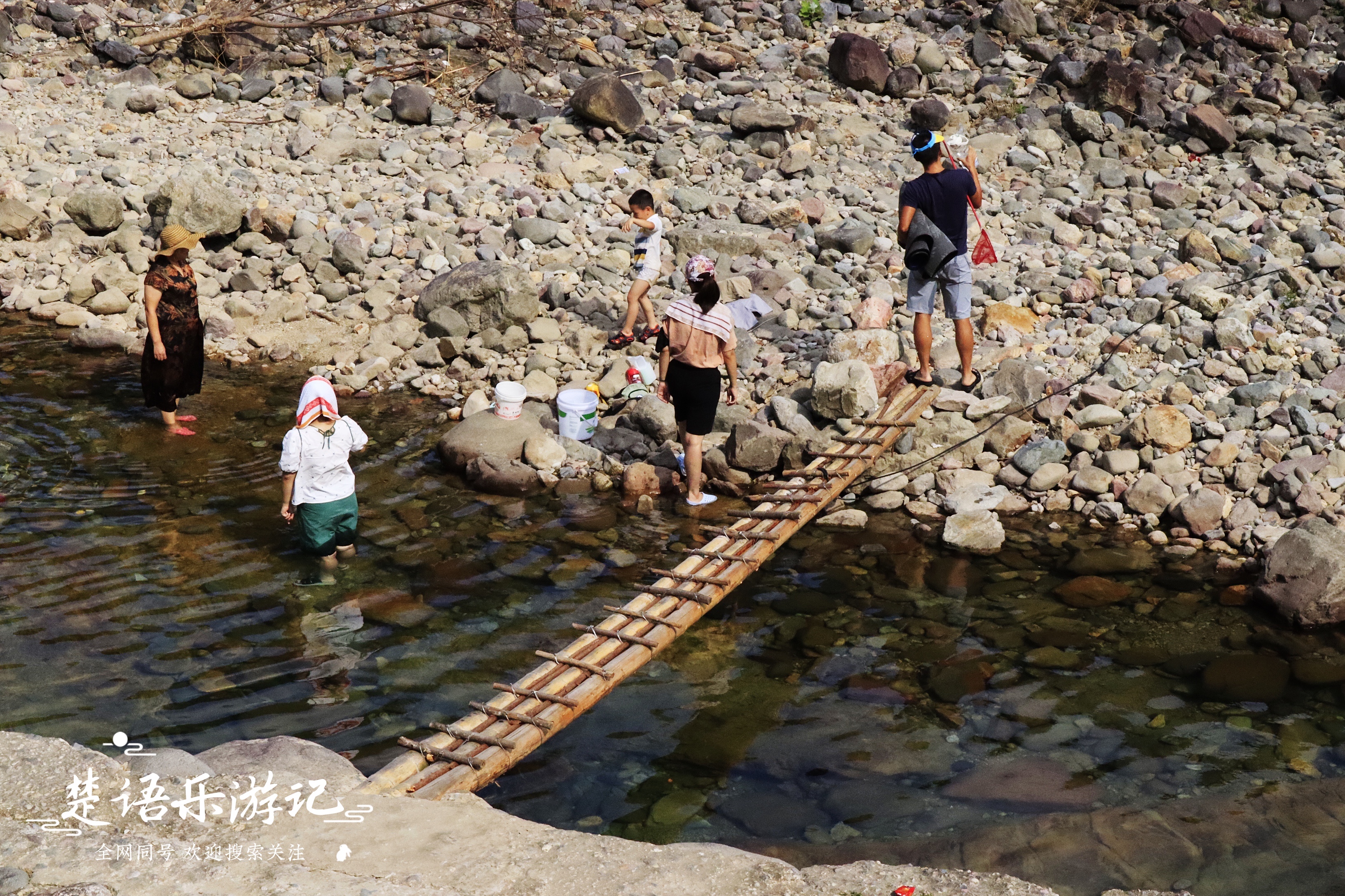 东莞清溪哪里好玩(奉化这个古村自称“人间仙境”，清溪流淌美如画，成为玩水胜地)