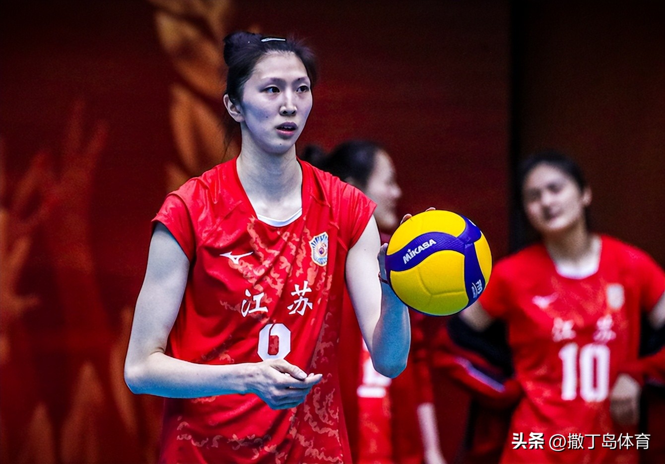 江苏女排轻取上海，总决赛全胜夺冠，吴梦洁堪称最佳