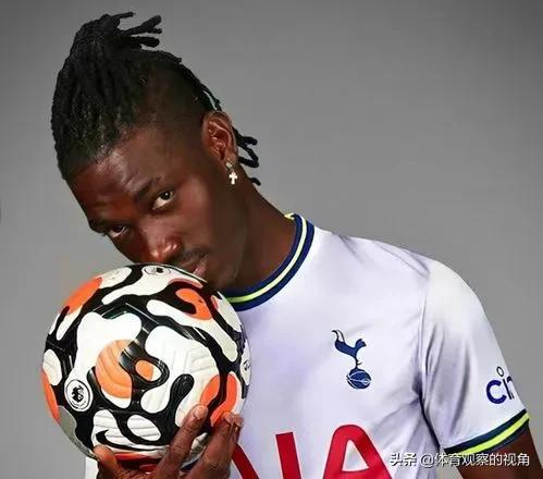 利兹联和标准列日谈妥（欧洲转会市场官宣汇总(五)：小花小花，噼里啪啦）