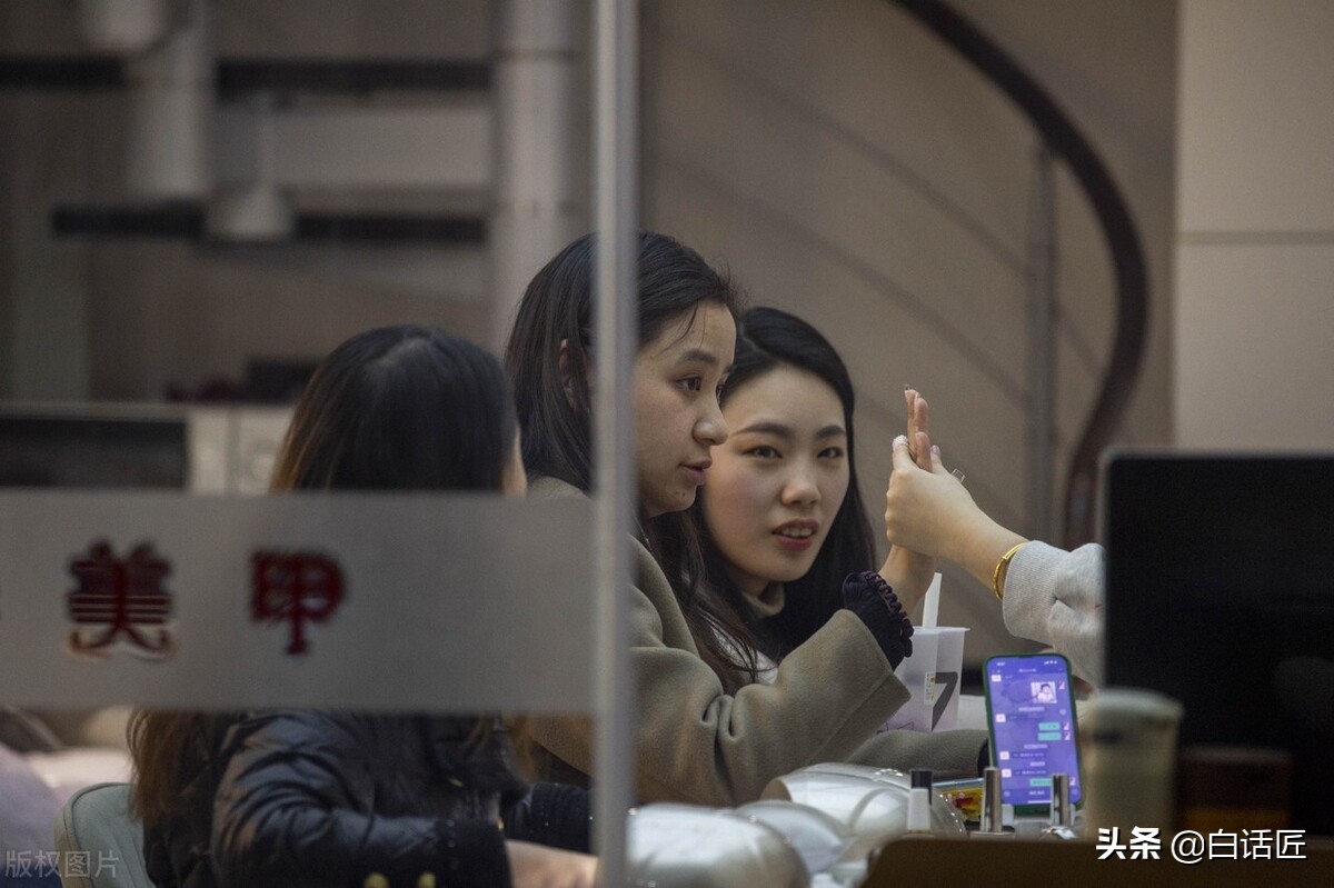 做个美甲要多少钱(一女子70块做了个美甲准备美美过年，没成想丈夫提出离婚)