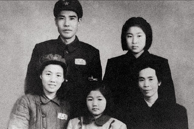 究竟是谁引毛主席上的井冈山？他的两个胞妹分别嫁给毛主席两兄弟