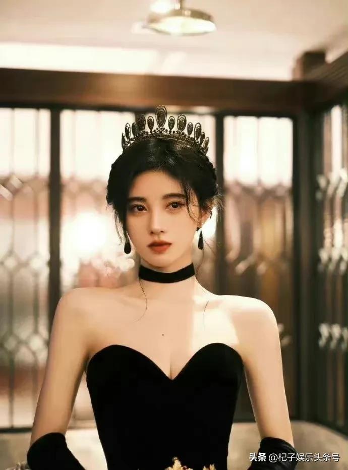 孟子义赫本造型来袭，对比鞠婧祎、钟楚曦的赫本造型，差别出来了