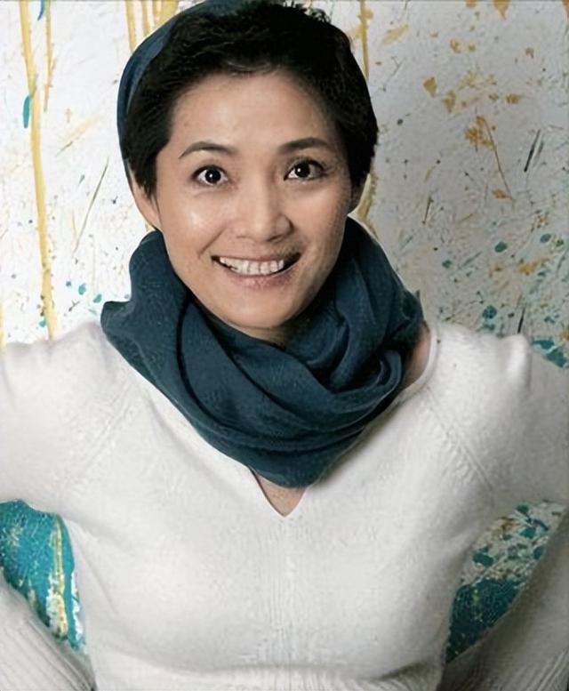 著名演员李婷,去世10年后,前夫带女儿再婚,弟弟的做法让人心寒