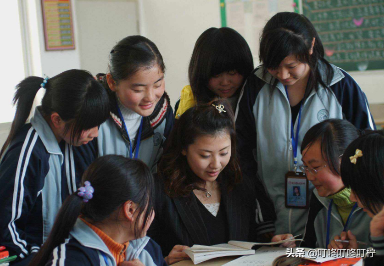 某高一学生，举报学校元旦不放假，网友：职高放假你去吗