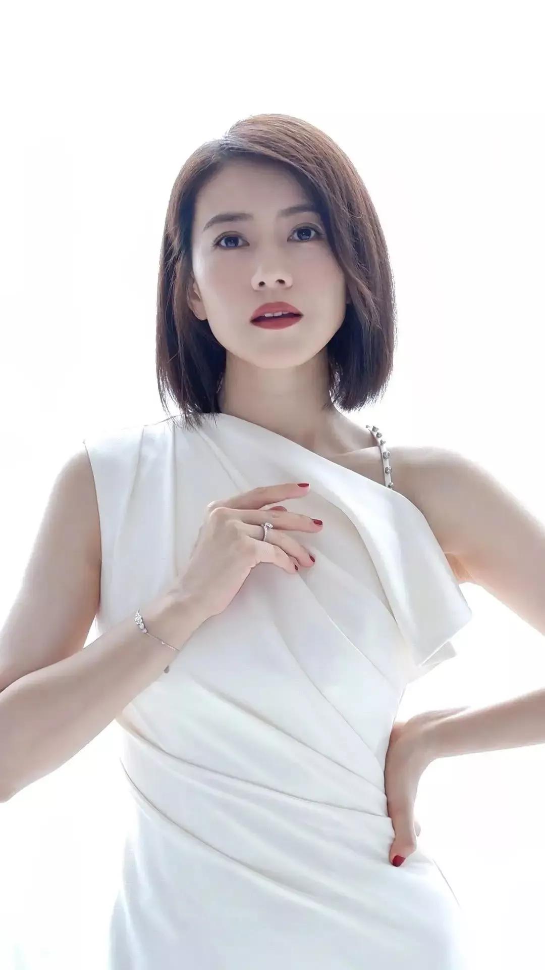 高圆圆：温婉大方，优雅唯美，气质女神范儿十足
