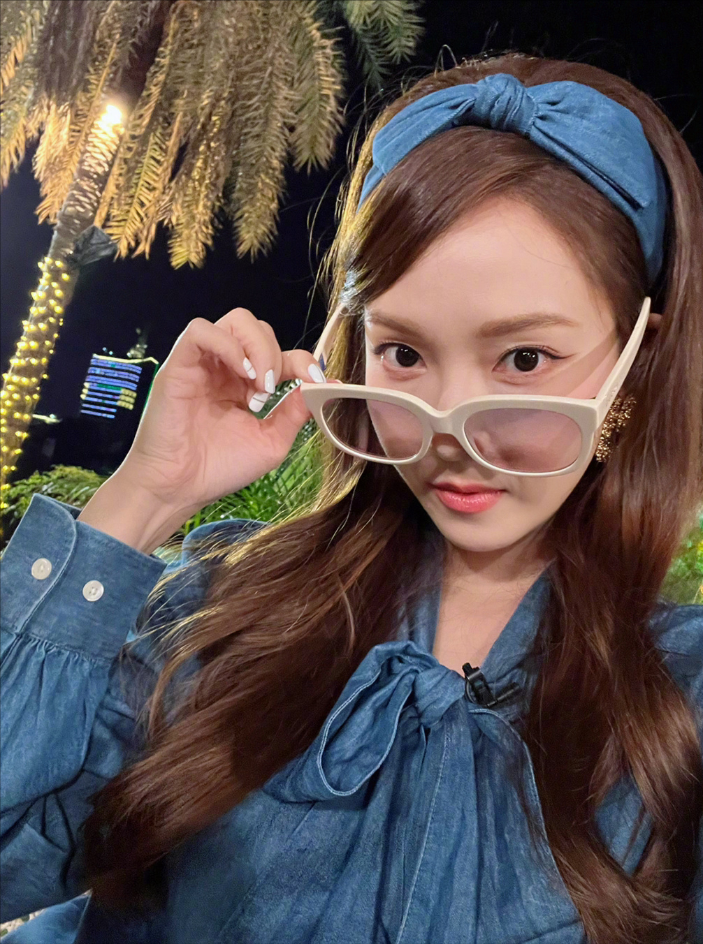 郑秀妍唱《孤勇者》爆发力超强 穿白裙犹如公主