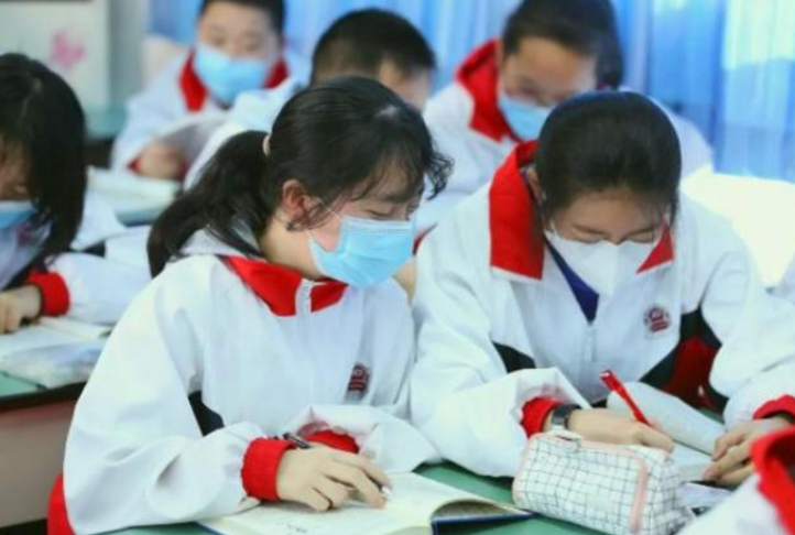 中小学寒假时间已定，多省市公开放假时间，开学后这项政策将落实