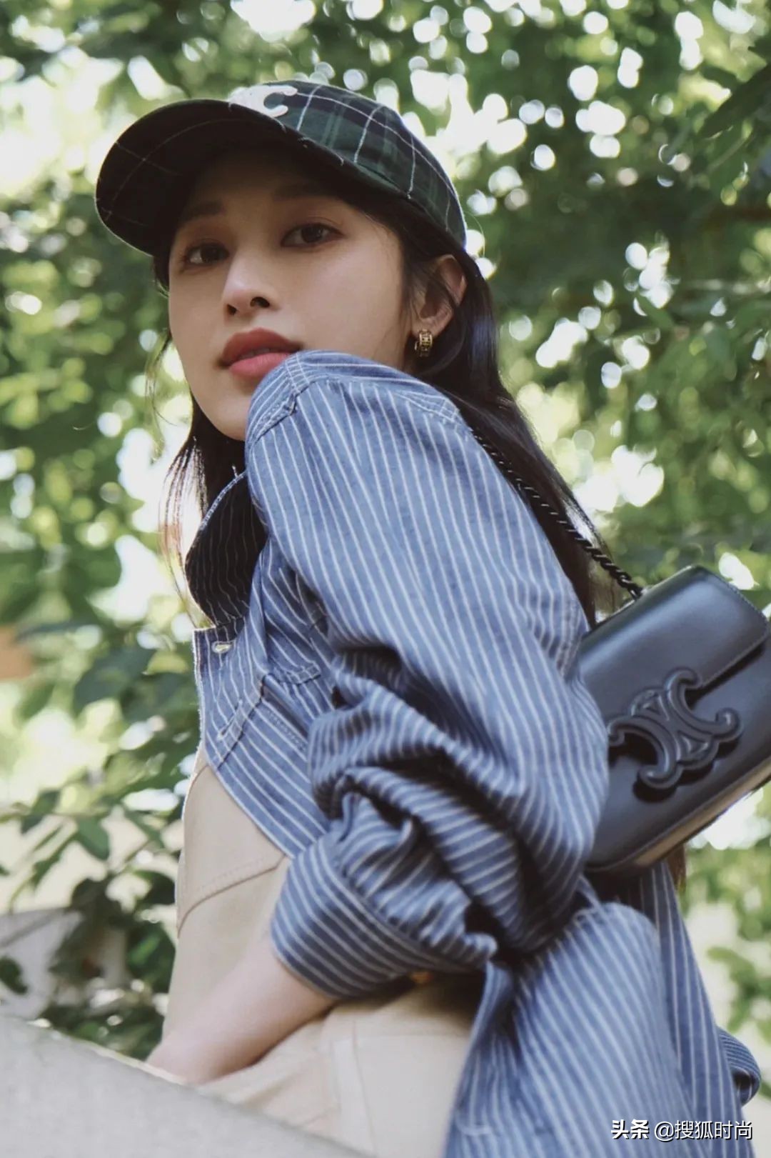 杨幂周也、鞠婧祎宋祖儿、唐艺昕关晓彤，同款裙装演绎不同味道