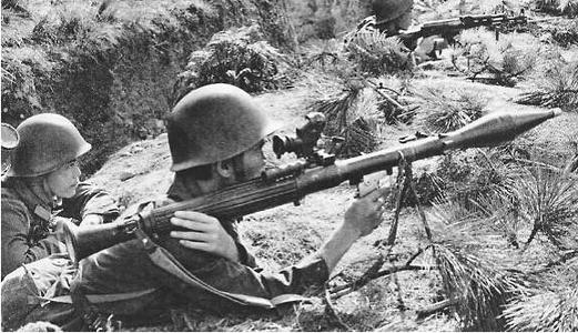 �䱦��ս�ۣ���ž��ɻ��������Ƚ���T-62̹�ˣ�������ı�ݻ�