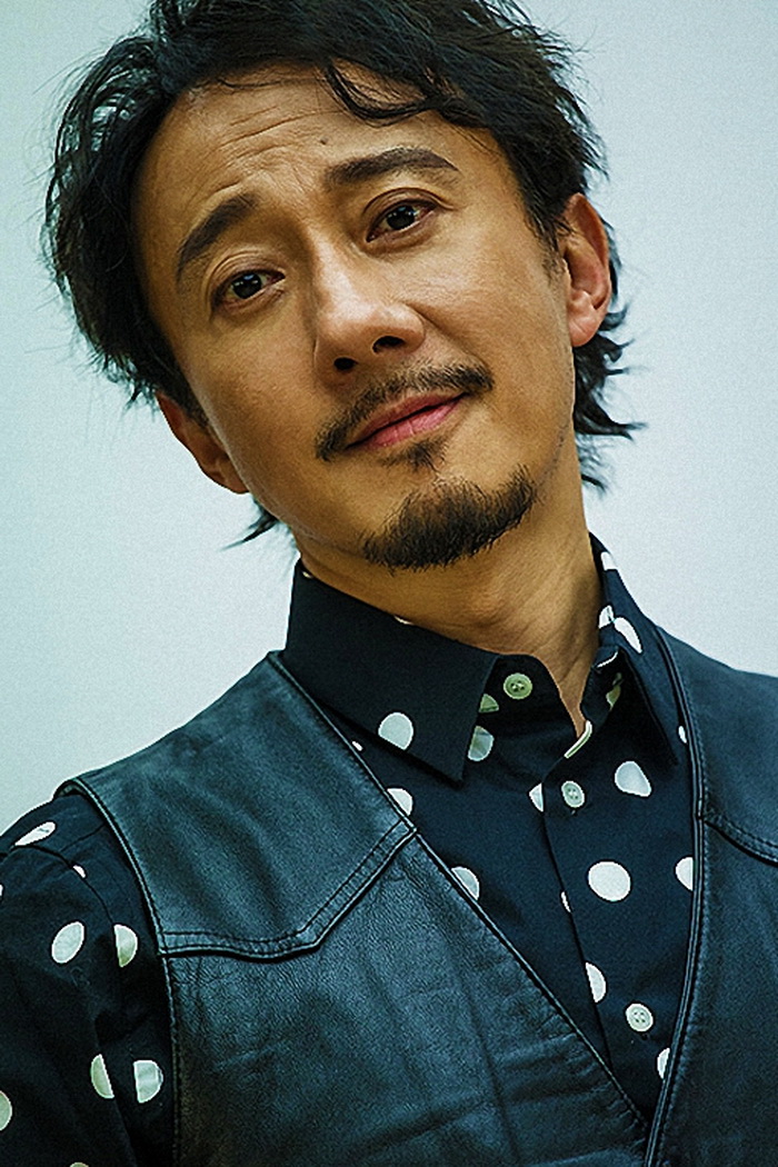 事实证明,55岁的赵立新,已经活成了一个"笑话"