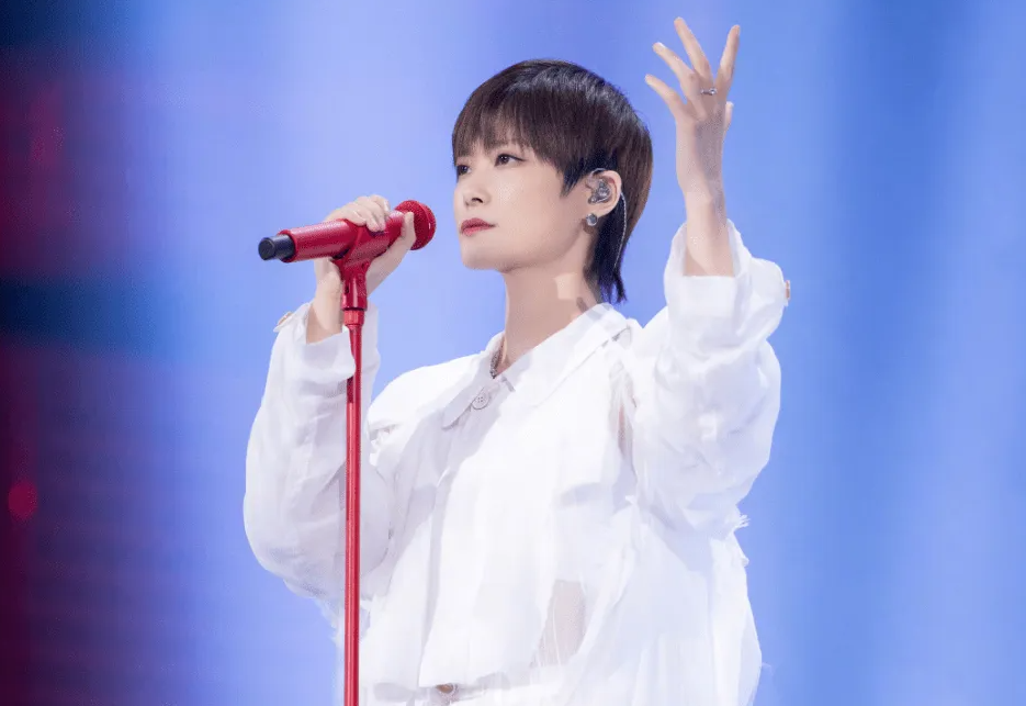 38岁了还不找个男朋友，李宇春在追求什么？