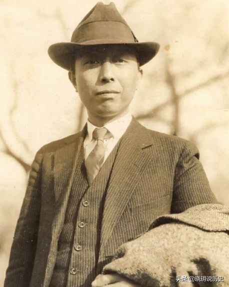 她因名字太高贵被同学针对，校长让她改个俗气的，不料红遍上海滩