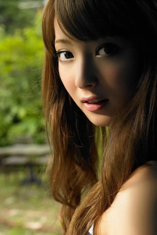 佐佐木希 日本超人气模特、演员、被誉为全球100张最美面孔第32位