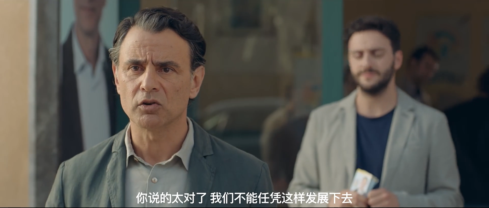 意大利讽刺喜剧《小镇风云》，比腐败更可怕的是愚昧的民众