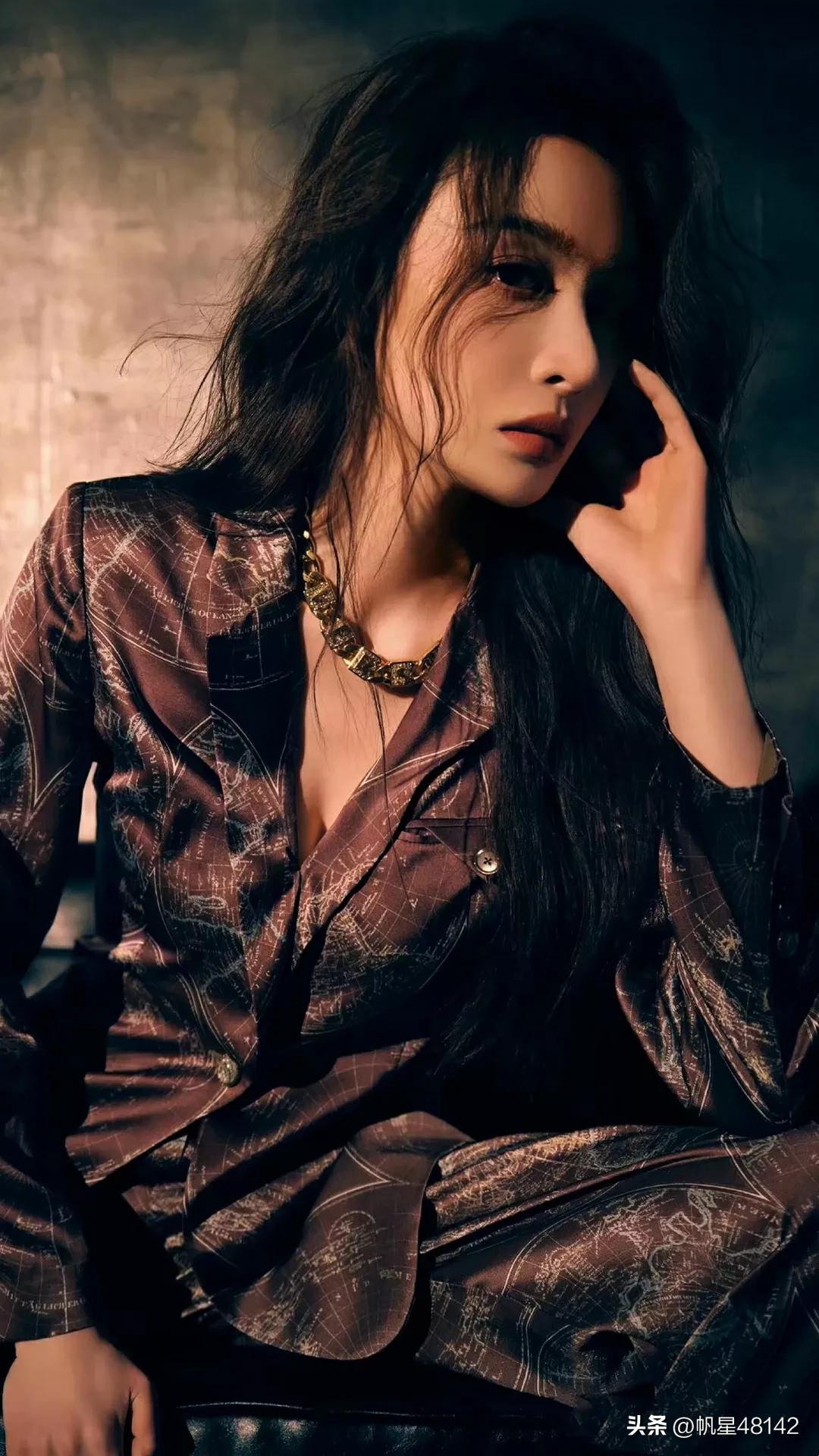 隆妮:御姐风太上头了