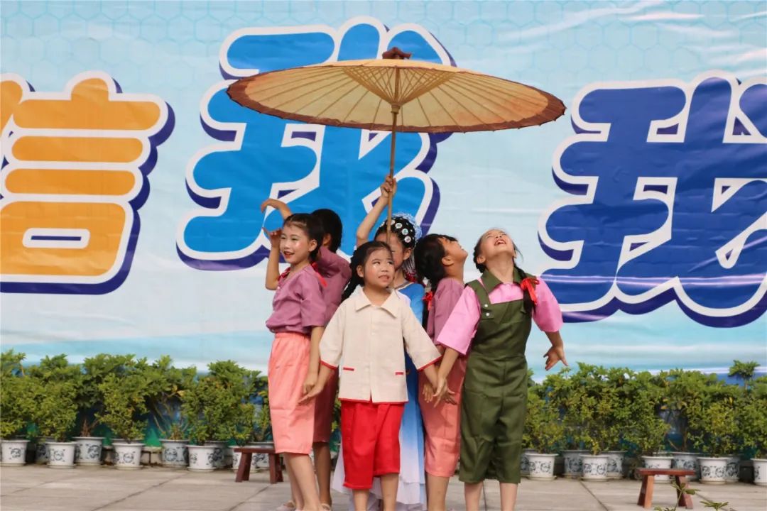 从心起步 健康成长｜实验小学外国语学校举行心理健康主题升旗仪式