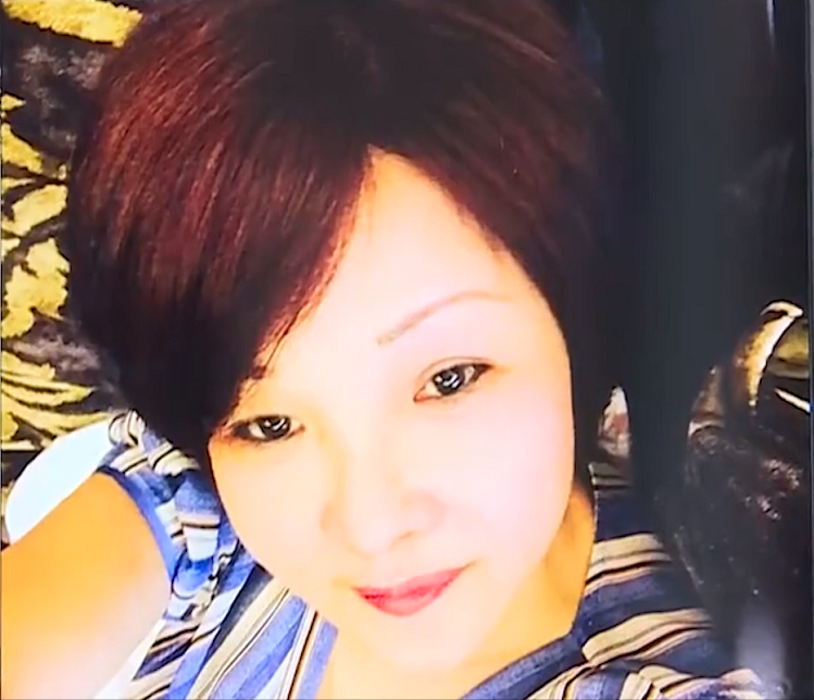 2019年，湖南富婆输光千万家产，被丈夫骗去离婚，住在狭小出租屋