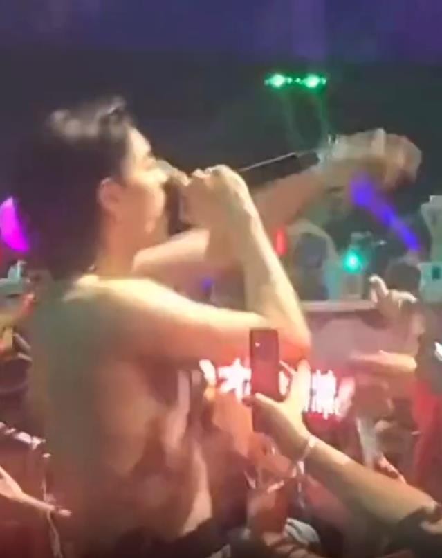 李英超怎么喊李振洋（“娱圈菩萨”木子洋：为宠粉给粉丝爆衣，多次劝学培养粉丝三观）-趣拿体育