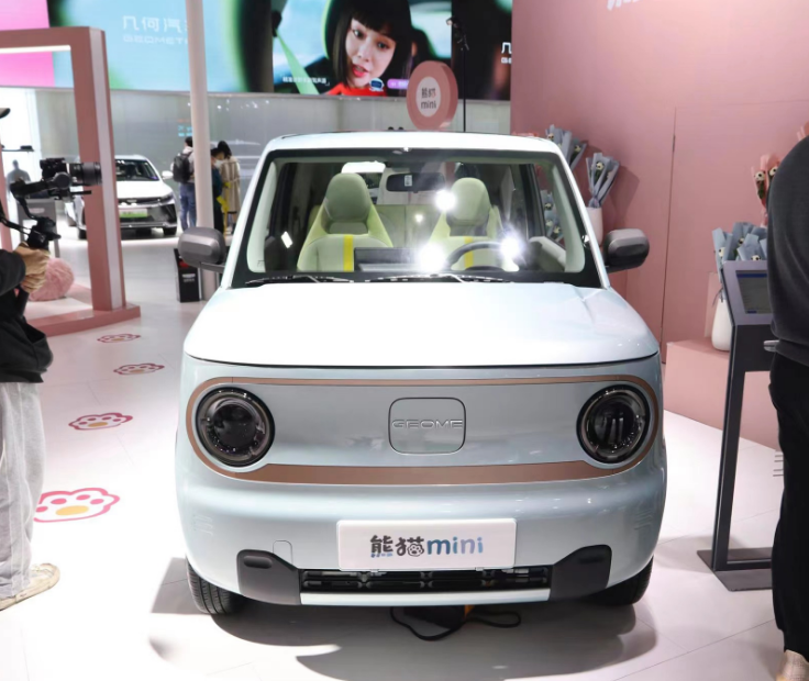 吉利熊猫电动汽车价格及图片(吉利熊猫mini正式上市，3.99万元起售，提供快充 两种续航选择)