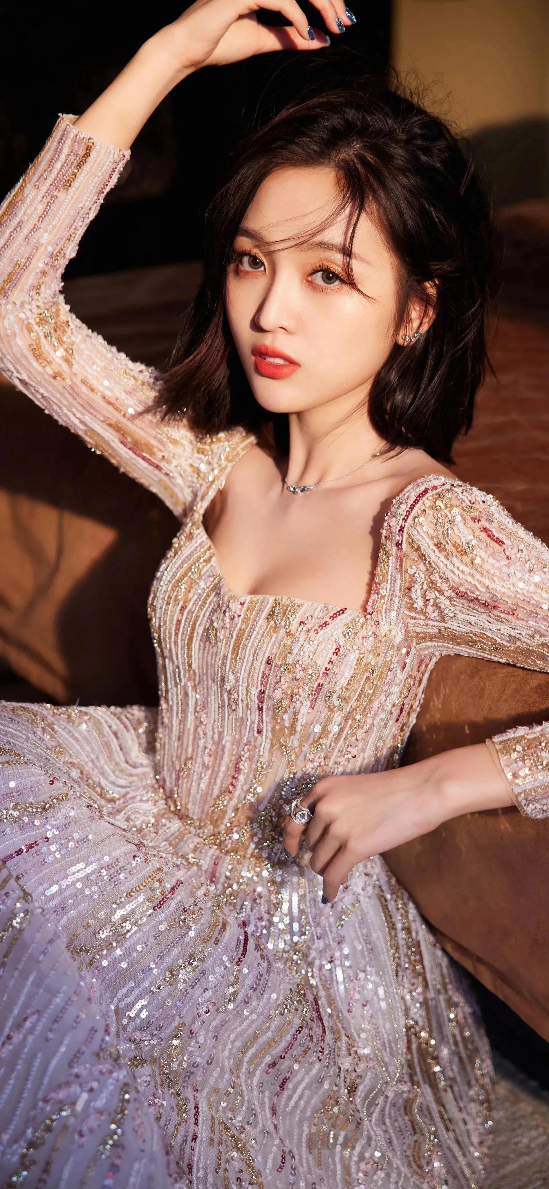 张天爱、杨幂杂志大片，清纯唯美，炫彩多姿