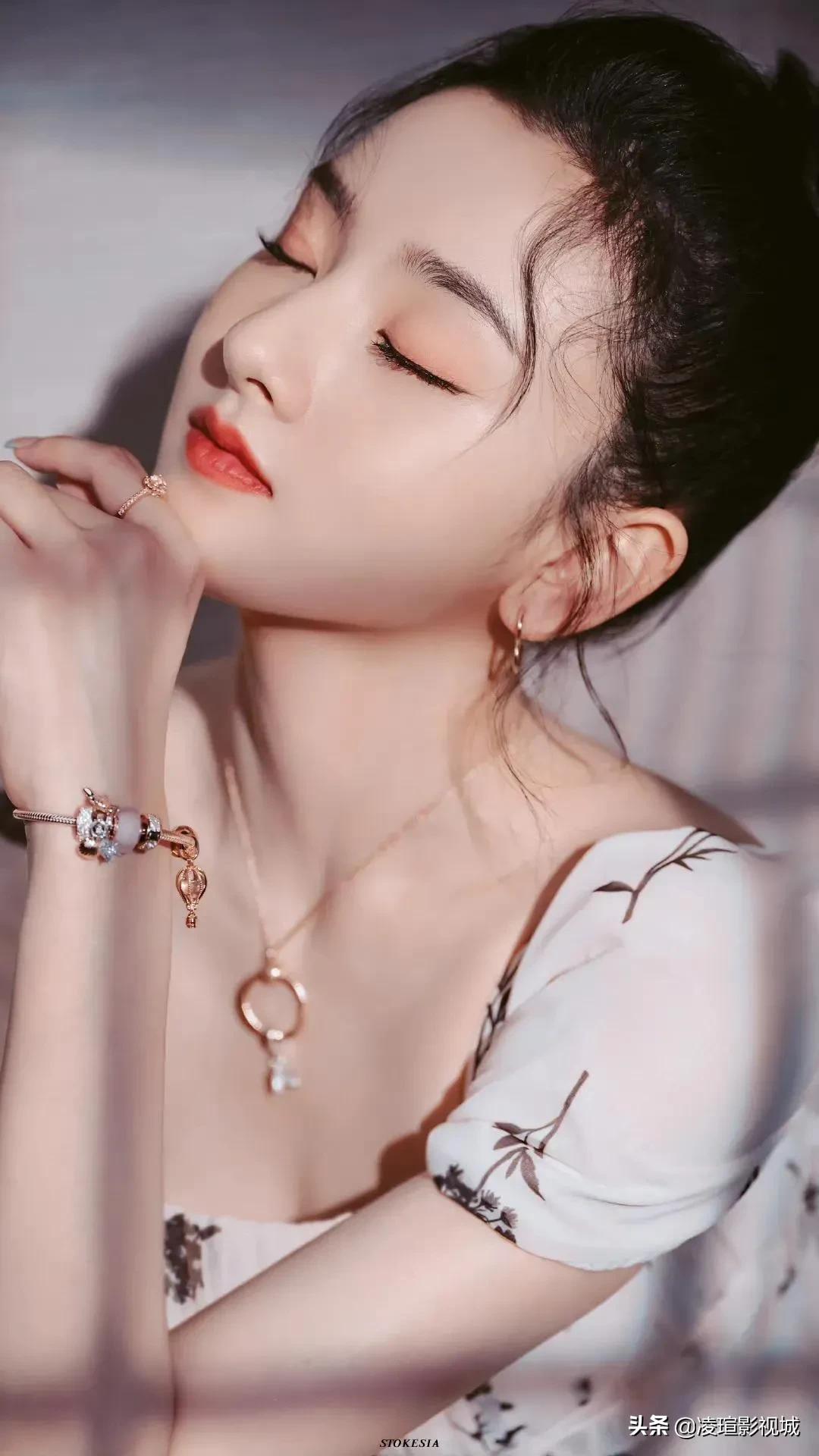 明星壁纸图片分享：宋祖儿（3）