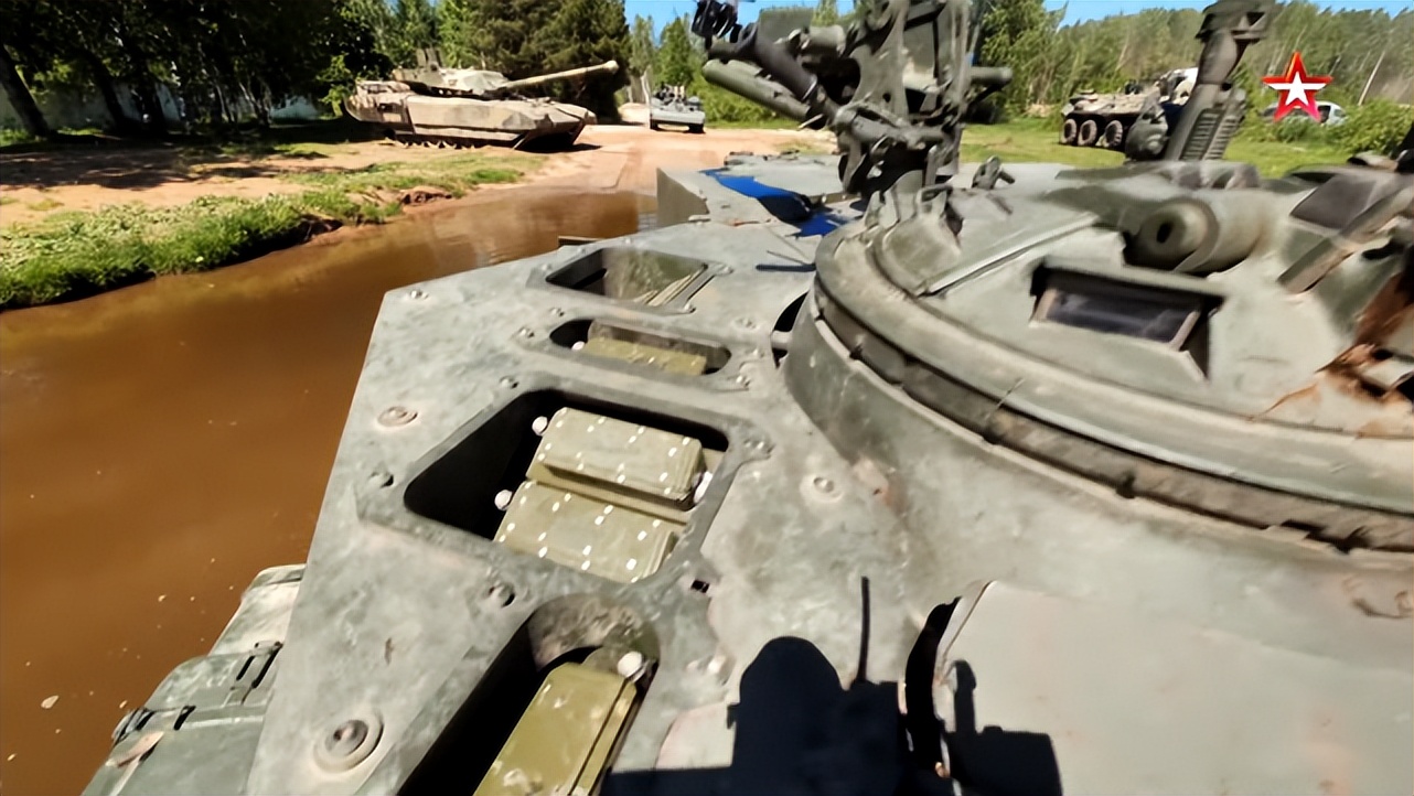 ����˹װ��־����T-72b3ϵ����ս̹��